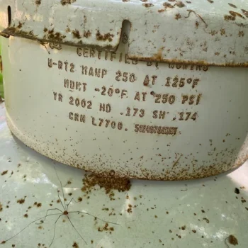 250 gal propane tank left behind by previous home owner v0 sxdzqilrv75b1